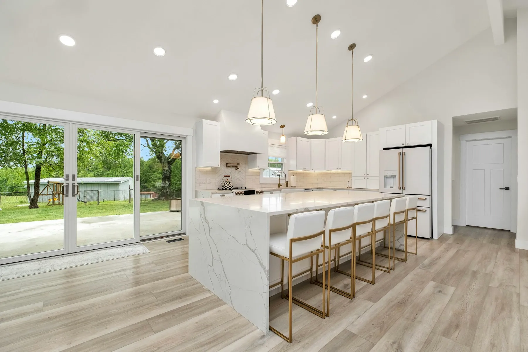 Kitchen with marble island